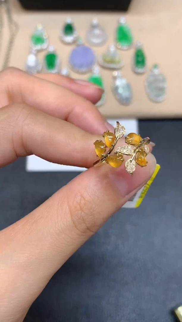 18K金镶嵌戒指翡翠蛋面【无服务费