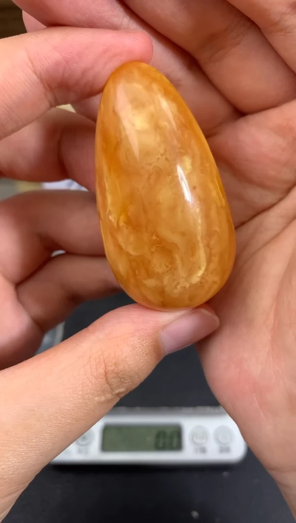 蜜蜡未镶嵌珠宝奇石68