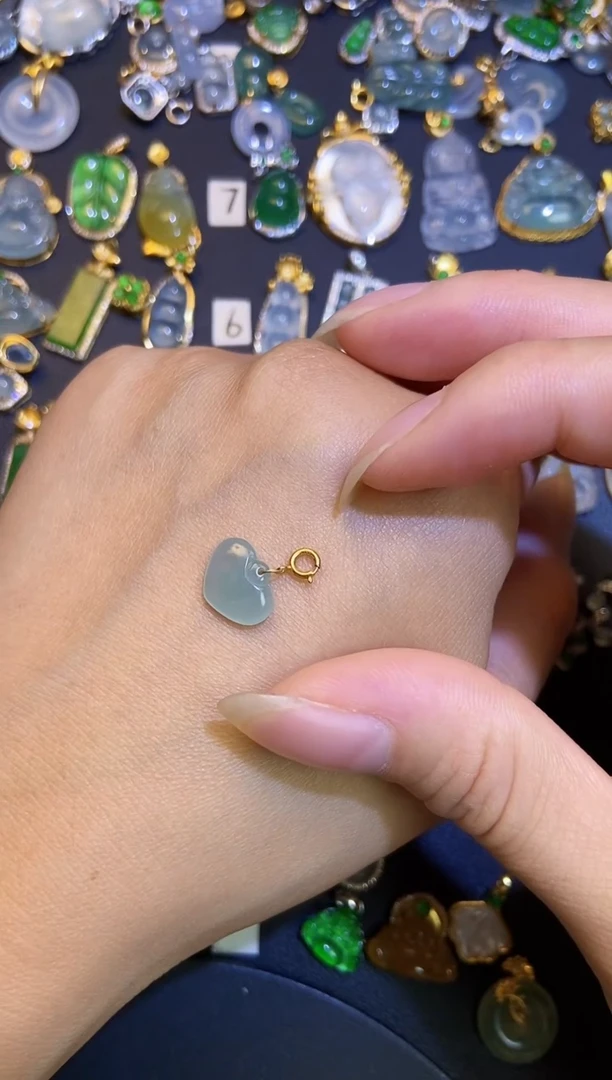 翡翠18K金镶嵌吊坠(不含链)1