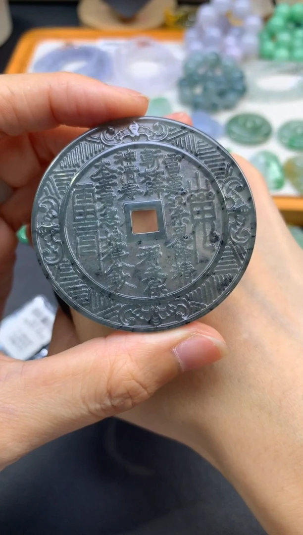 定制翡翠未镶嵌翡翠多样性发