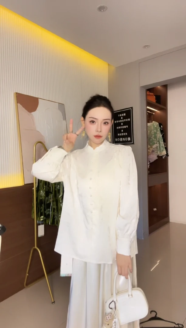 2401022 白色上衣M85-110