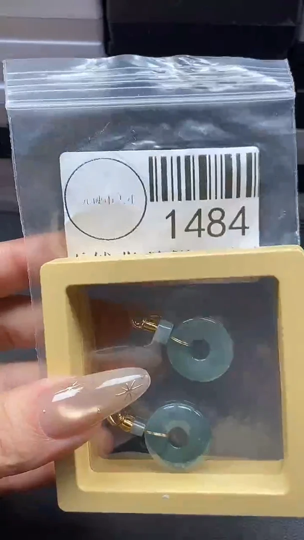 吊坠(不含链)未镶嵌翡翠1484