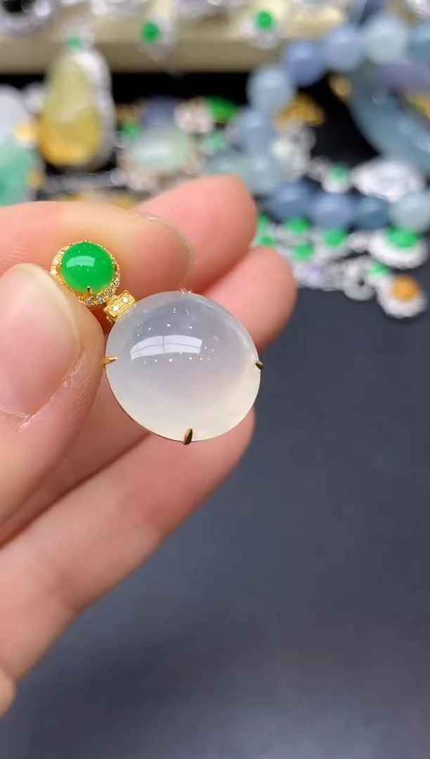颈饰18K金镶嵌翡翠137-雪姐翡翠天天见