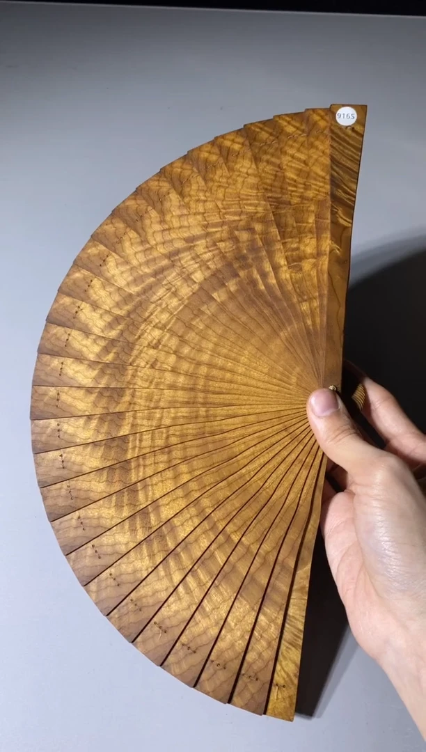 【闪购商品】金丝楠木雕916号18cm精品金丝楠扇子