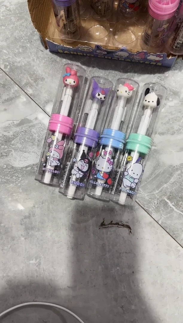 三丽鸥亚克力桶装圆规4桶随机