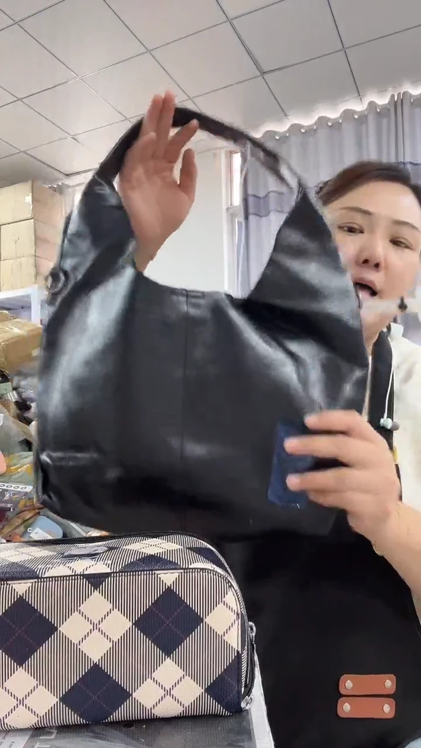 牦牛剖层皮革琪琪女包1号店超好看发图片款