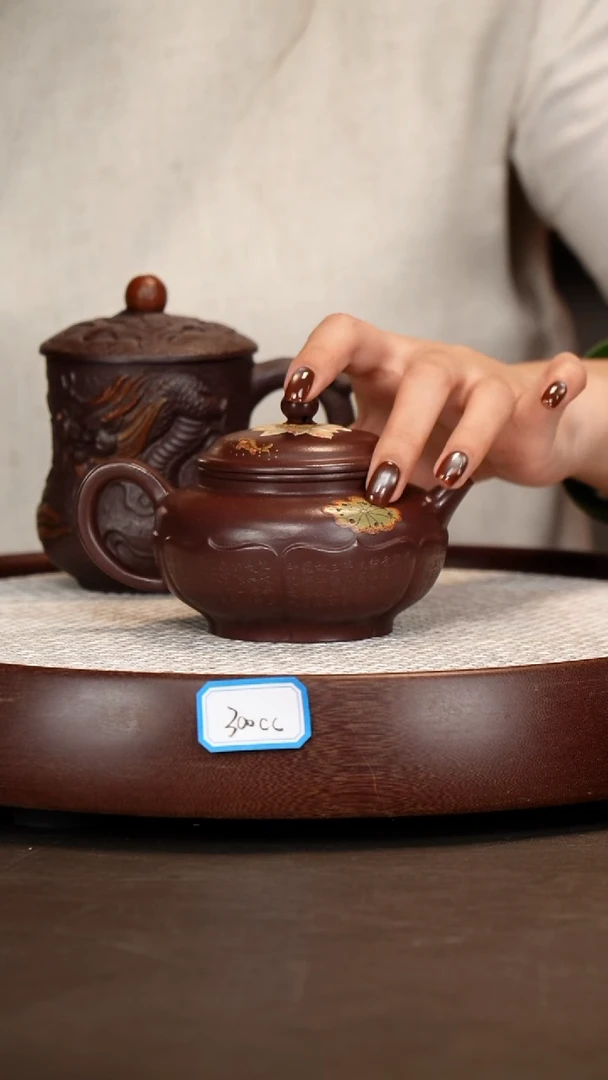 茶壶紫砂【葛岳纯】老紫泥禅莲    300CC