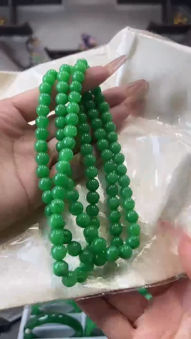 【闪购商品】砖雕a3 辣阳绿项链 108颗