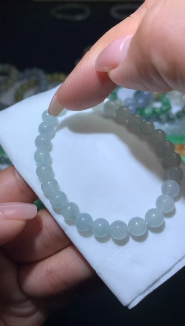 颈饰未镶嵌翡翠净货