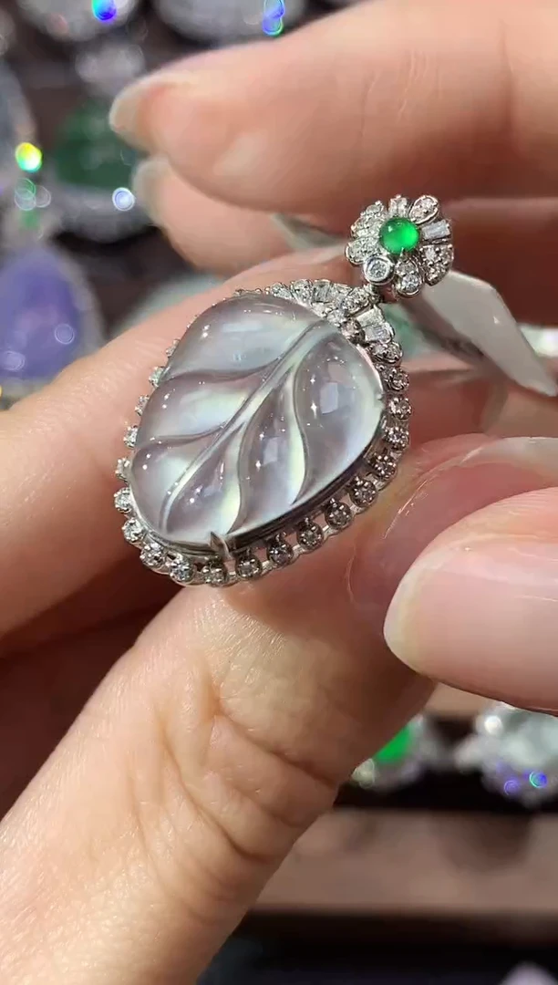 吊坠(不含链)18K金镶嵌翡翠D15