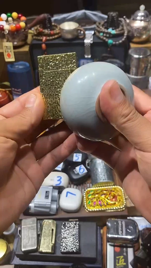 瓷片闪购商品 如图所示