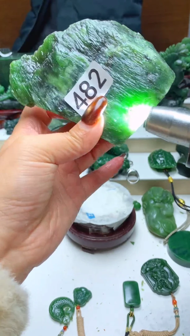 未镶嵌和田玉摆件1