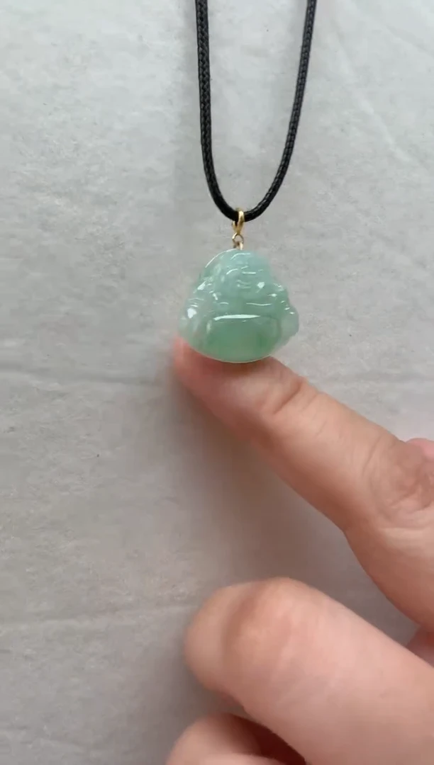 颈饰18K金镶嵌翡翠挂件