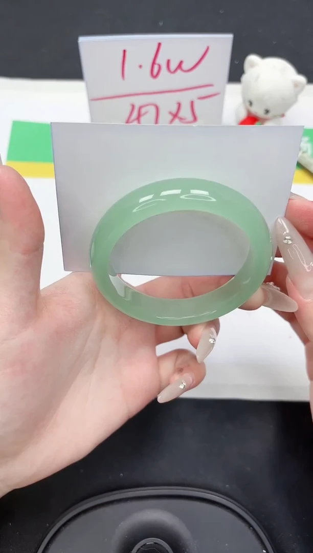 【闪购商品】石英质玉手镯未镶嵌96-56.5