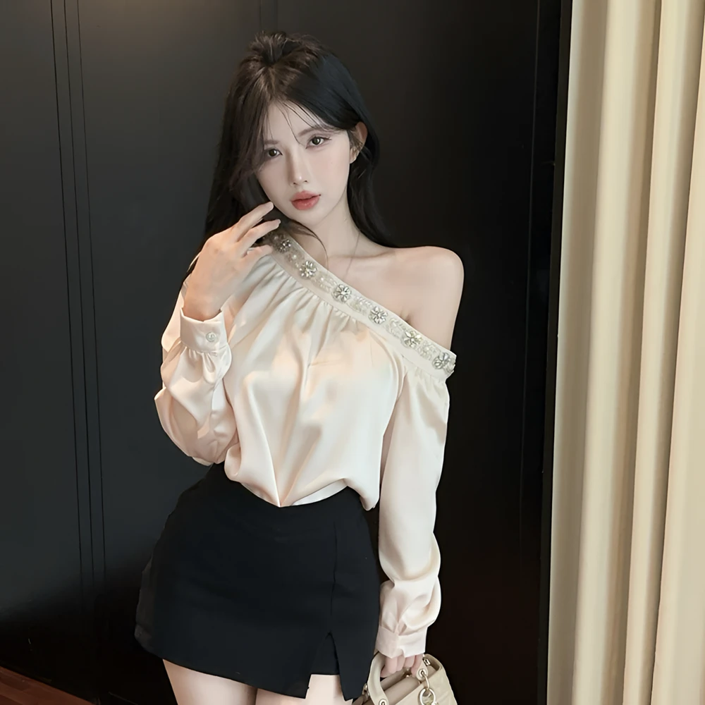 秋季新款法式复古纯欲辣妹辣妹重工镶钻斜肩缎面气质长袖衬衫上衣
