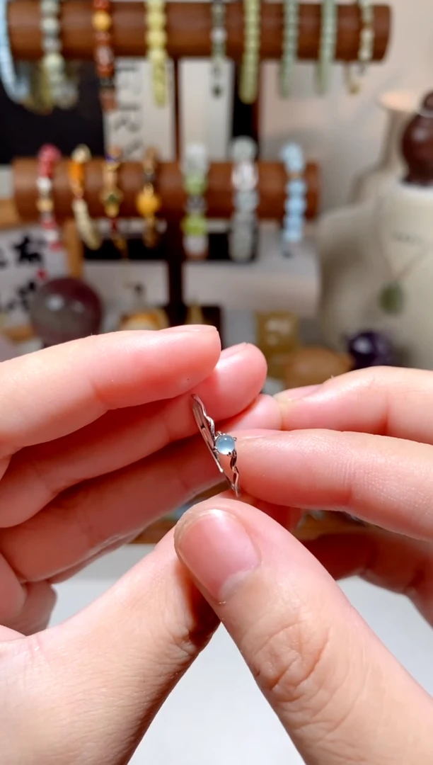 翡翠戒指银S925镶嵌蓝水戒指