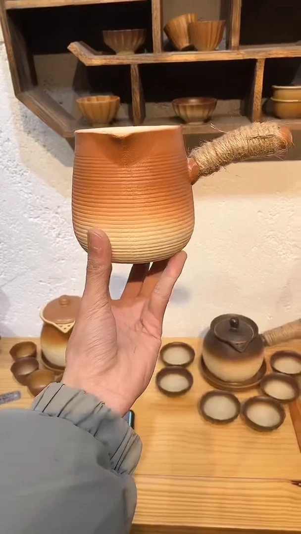 【闪购商品】550ml弯把罐罐壶   嘻嘻嘻