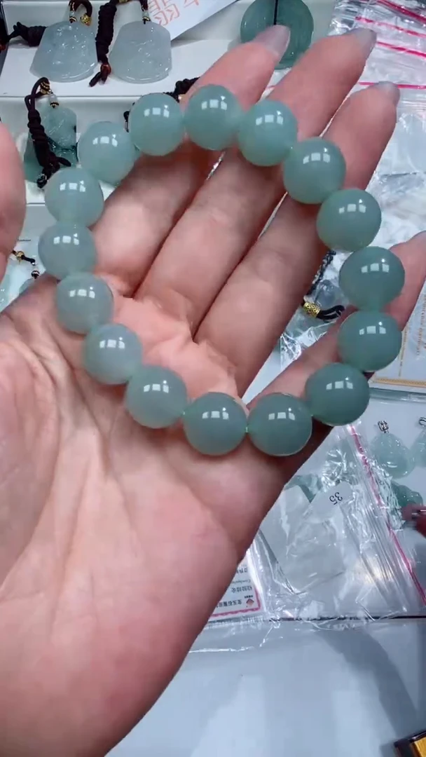 颈饰未镶嵌翡翠手串