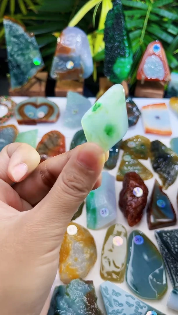 未镶嵌定制翡翠翡翠