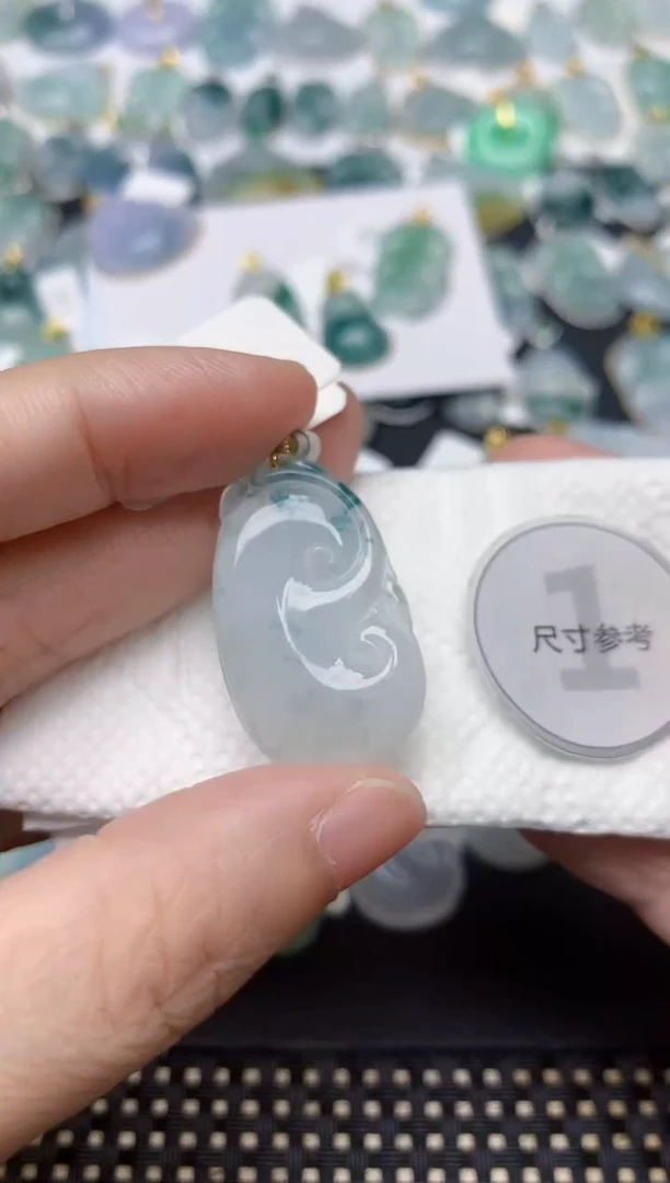 颈饰18K金镶嵌翡翠天然缅甸A货翡翠