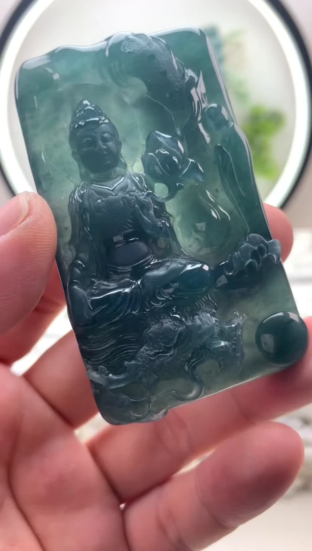 翡翠未镶嵌颈饰大势至