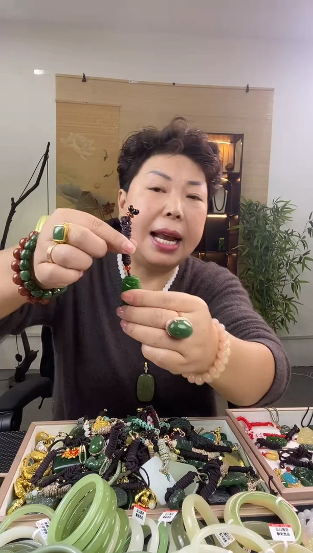 颈饰未镶嵌和田玉多样性拍一发一  0330  牛