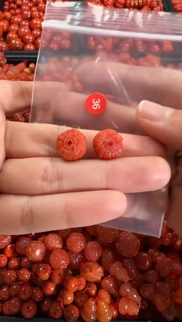 【闪购商品】南红玛瑙颈饰未镶嵌1