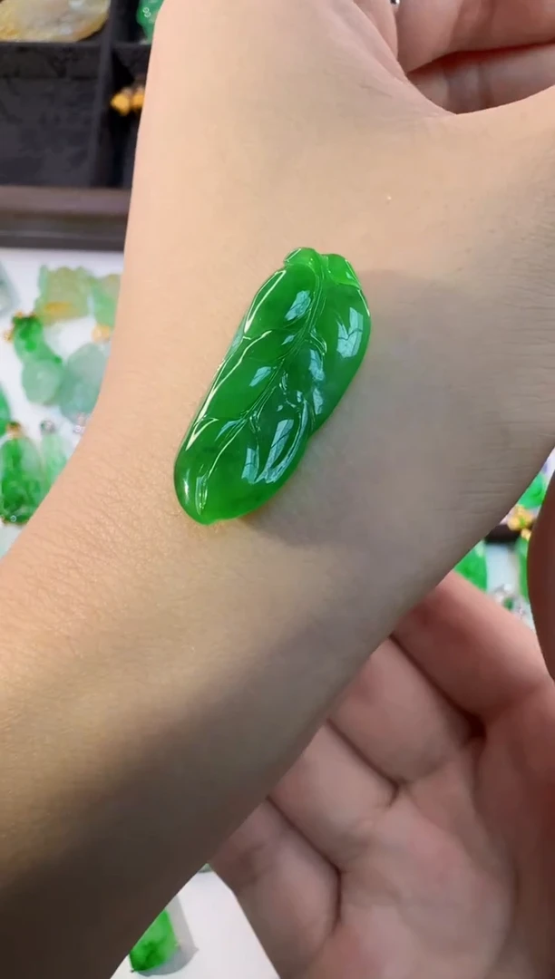 颈饰未镶嵌翡翠缅甸A货翡翠