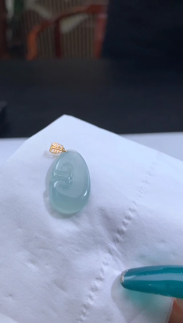 颈饰18K金镶嵌翡翠《***》翡翠