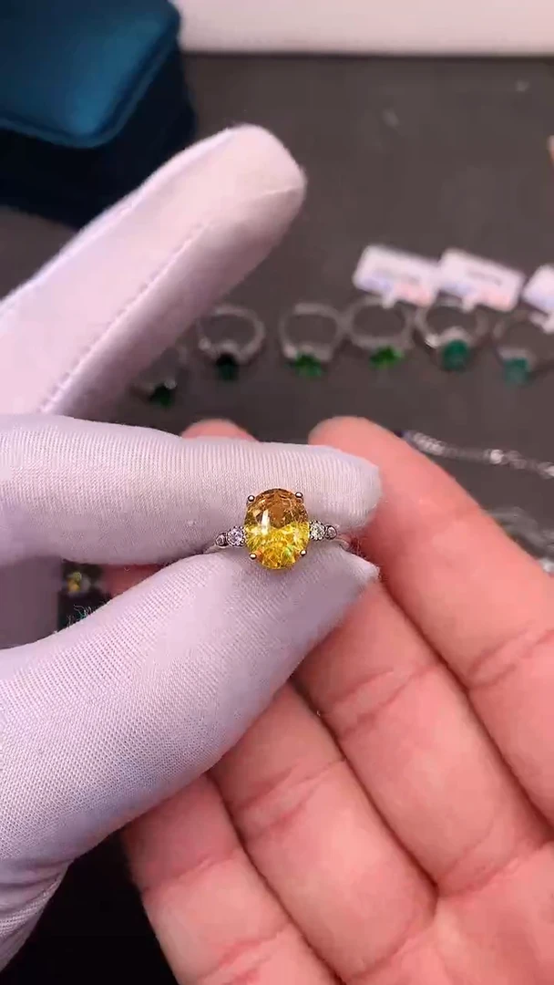 【闪购商品】彩色蓝宝石戒指银S925镶嵌......