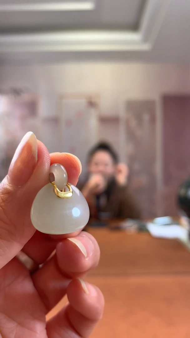 银S925镶嵌和田玉挂件晴水小锁包吊坠