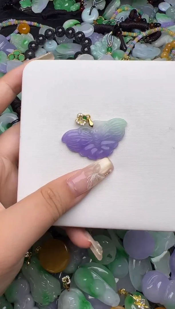 翡翠未镶嵌颈饰天然缅甸翡翠吊坠