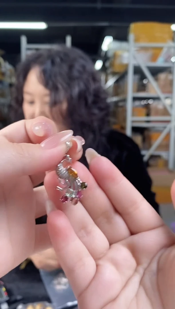 【闪购商品】碧玺吊坠银S925镶嵌多样性发其一颜色微差