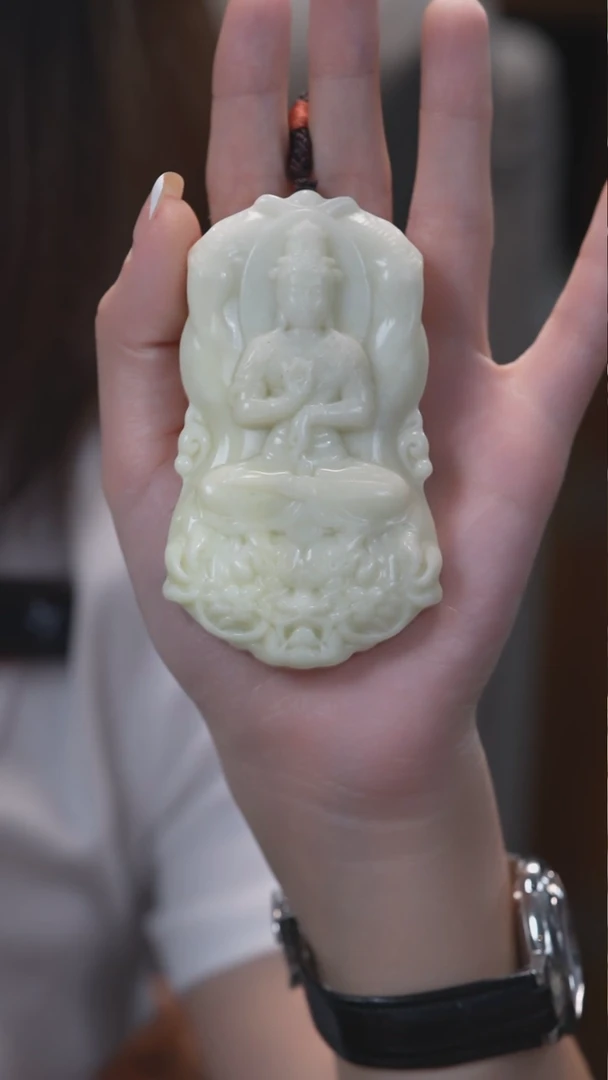 未镶嵌颈饰蓝田玉（蛇纹石化大理石玉）观音