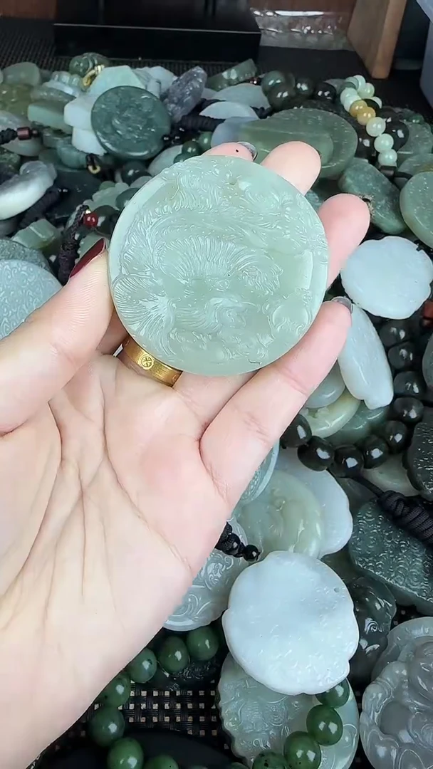 颈饰未镶嵌和田玉1