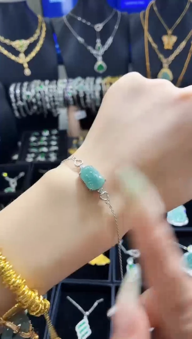 翡翠未镶嵌吊坠(不含链)天然翡翠a货 多样性发其一