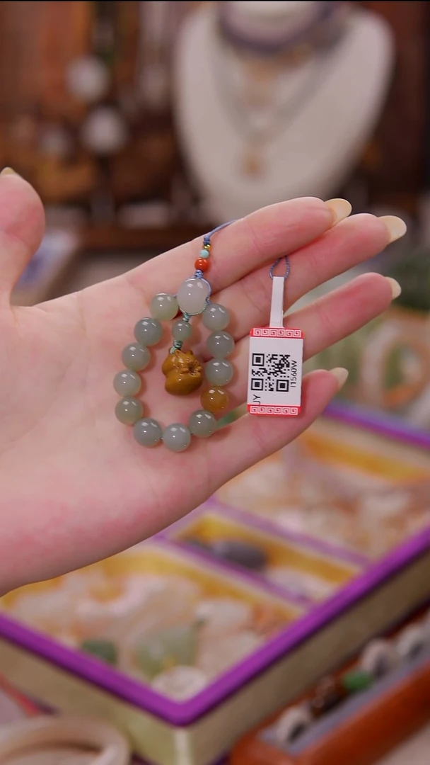 未镶嵌和田玉挂件挂件  特价款不退不换