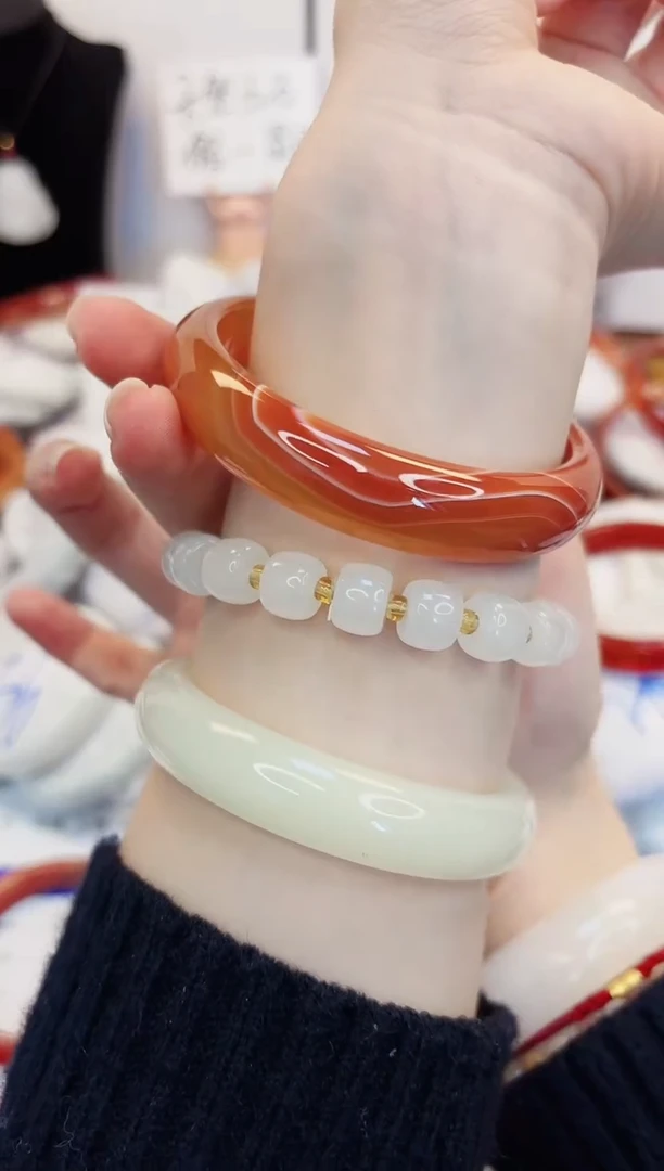 【闪购商品】石英质玉手镯未镶嵌476-玛瑙圈口62