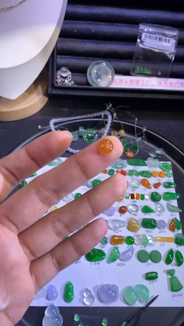 未镶嵌挂件翡翠蛋