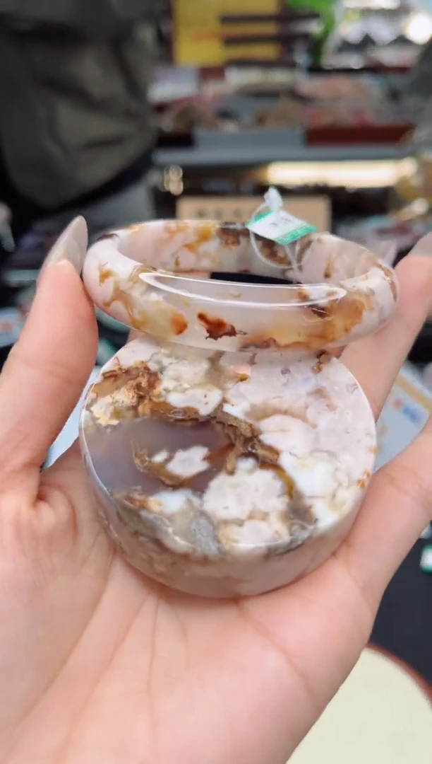 【闪购商品】石英质玉手镯未镶嵌59圈口（赠品镯心）3410245