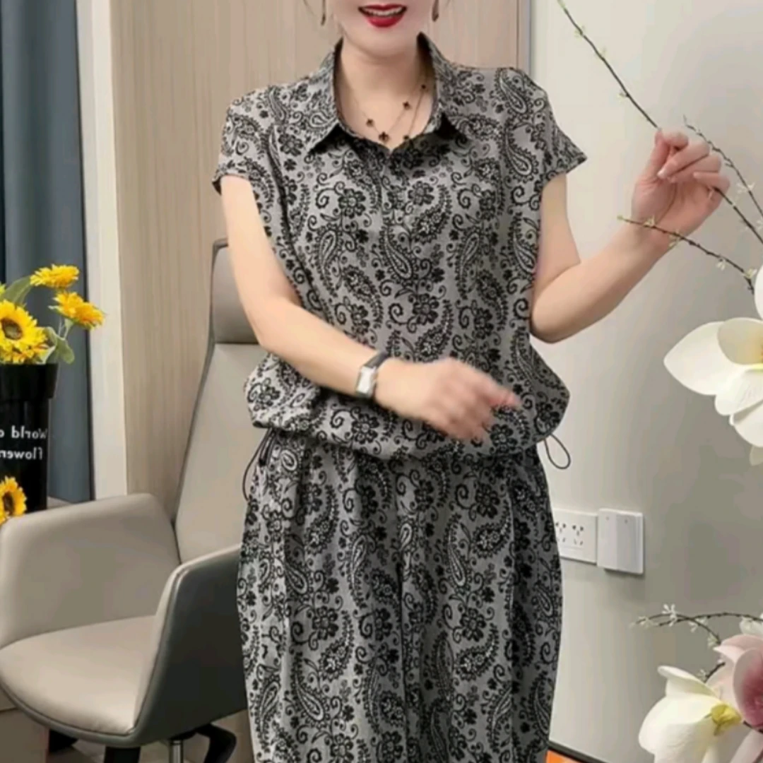 中老年妈妈夏款大码两件套2025新款宽松显瘦百搭碎花女装短袖套装