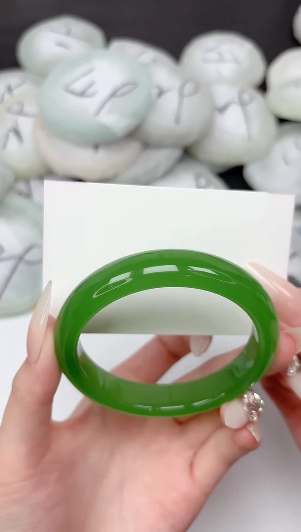 未镶嵌手镯石英质玉252-60.3