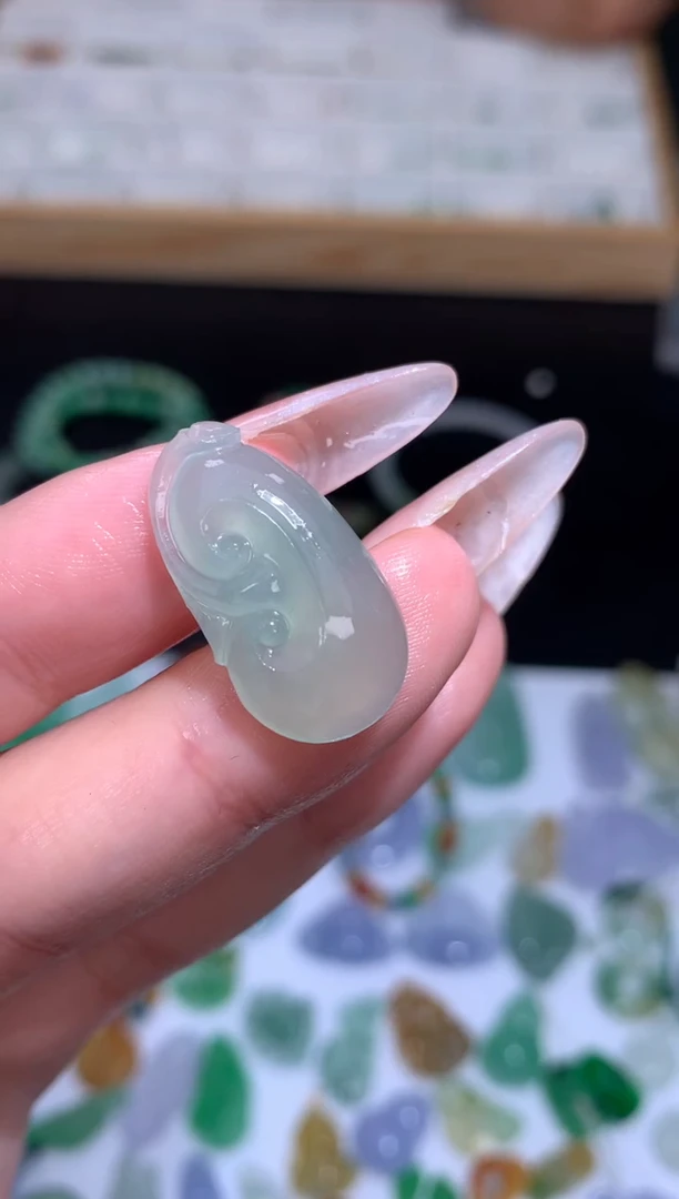 未镶嵌定制翡翠如意
