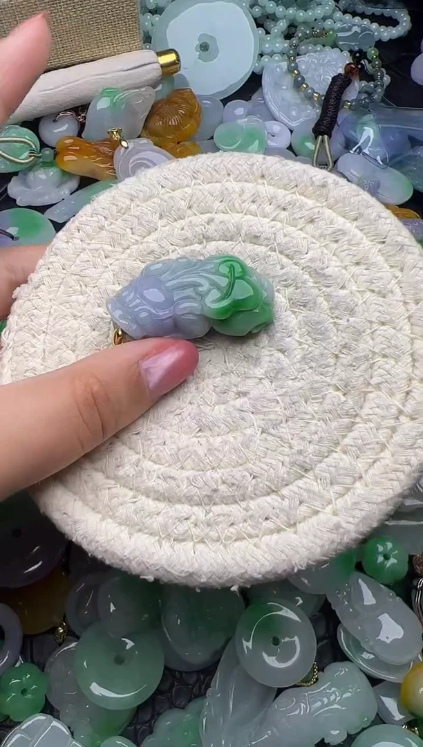 翡翠未镶嵌颈饰天然缅甸翡翠吊坠