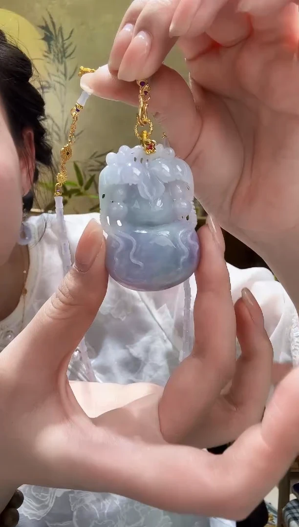 颈饰未镶嵌翡翠吊坠