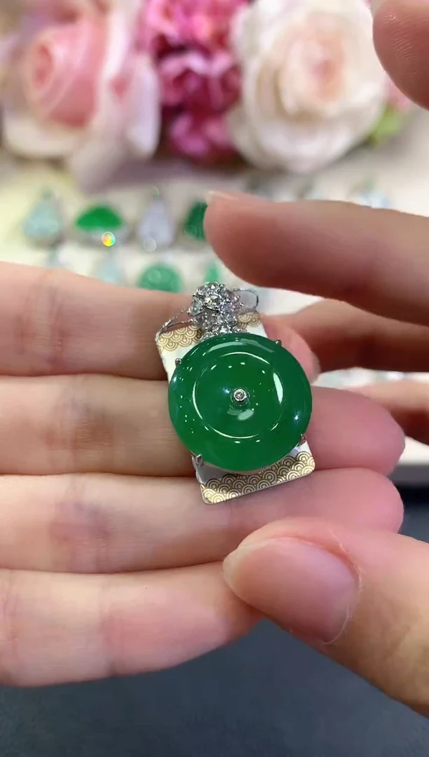 吊坠(不含链)18K金镶嵌翡翠c65