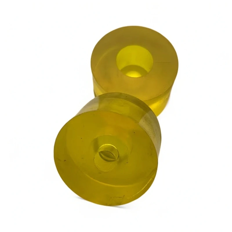 小麦收割机后桥胶墩黄色