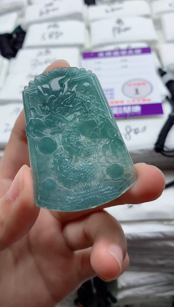 翡翠未镶嵌颈饰8