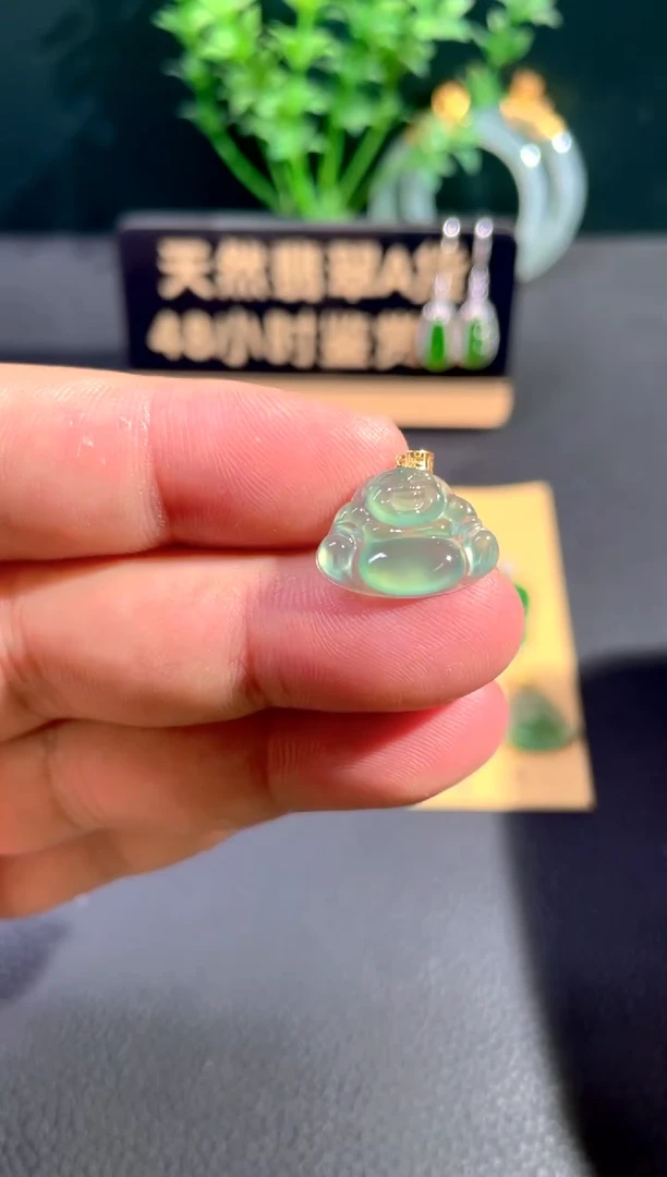 颈饰18K金镶嵌翡翠翡翠