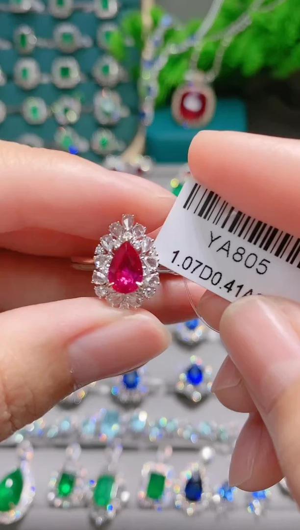 18K金镶嵌18K金戒指红宝石.